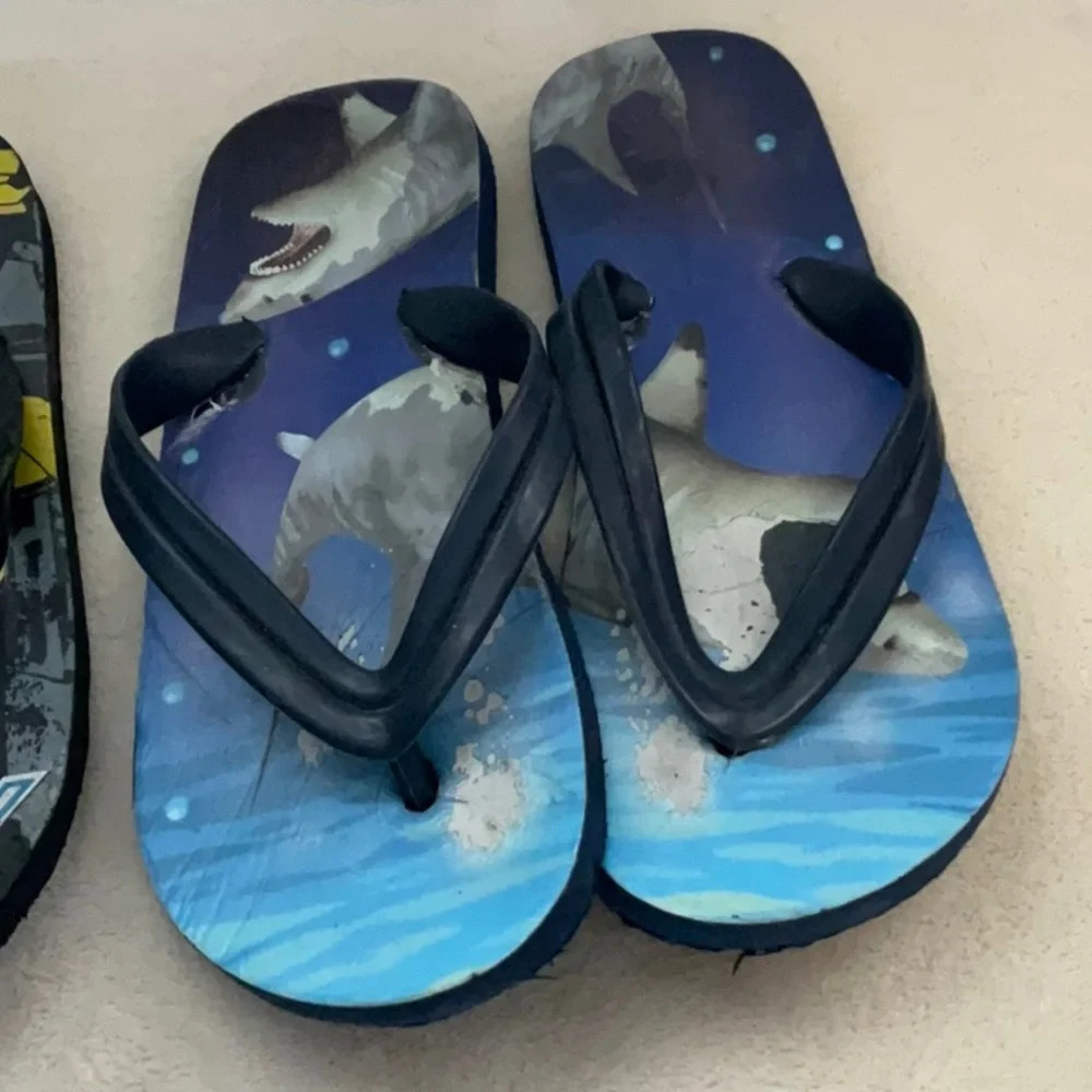 Flip Flops - Picture 4 of 7